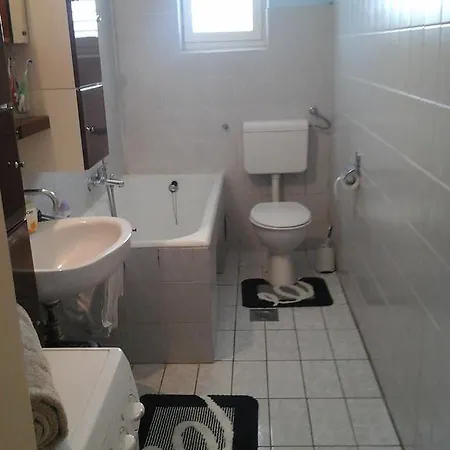 Deny Apartman *