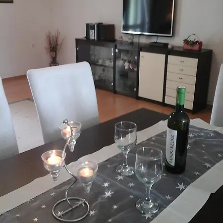 Deny Apartman *