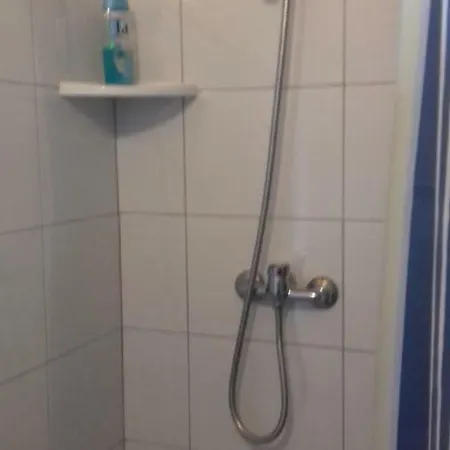 Deny Zára